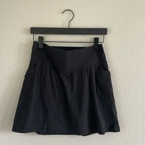 Athleta Salutation Stash Pocket 16.5” Skort, tennis skirt, black, size Small